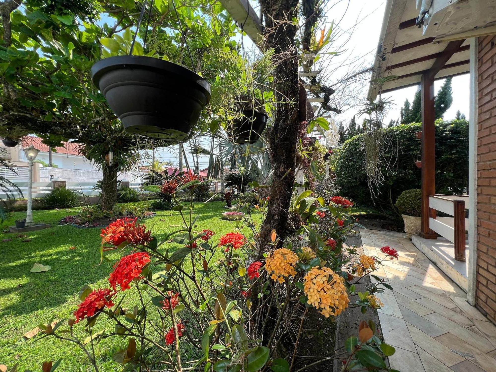Casa Agradavel Com Piscina, A Poucos Passos Da Praia Peruíbe Exteriér fotografie