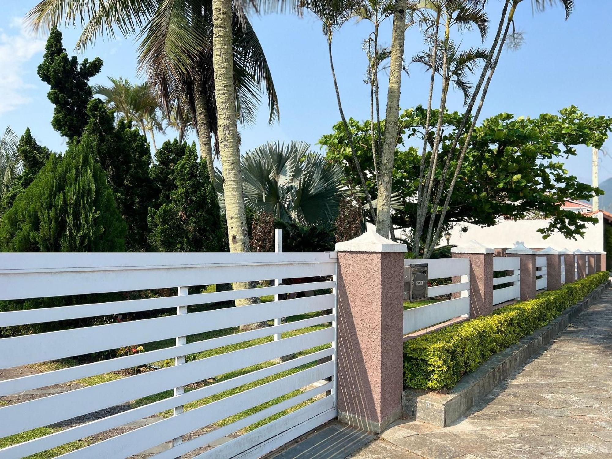 Casa Agradavel Com Piscina, A Poucos Passos Da Praia Peruíbe Exteriér fotografie